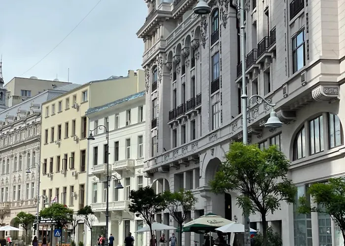 A Calea Victoriei Icon Apartment